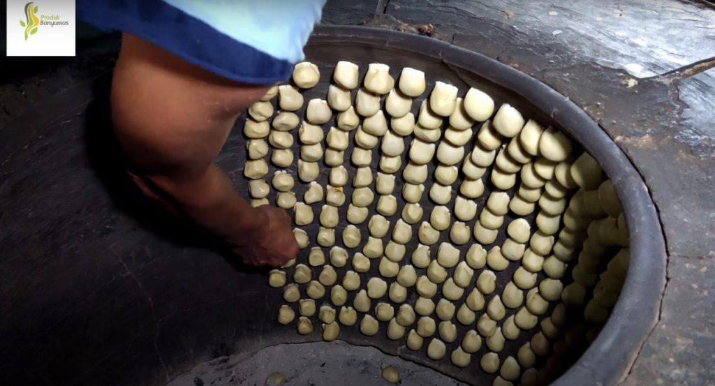 memanggang nopia mino oleh oleh banyumas